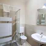 Il Sole Del Salento B&B 살베